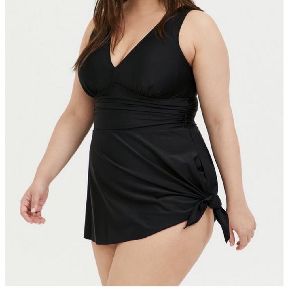 Torrid 4 black swim dress